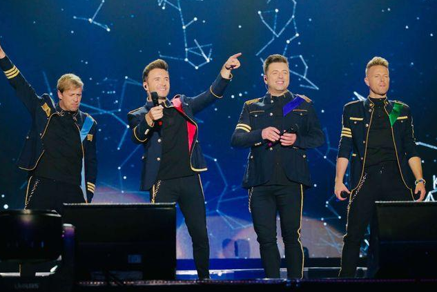 arti-lagu-world-of-our-own-tentang-kebersamaan-hidup