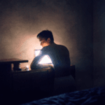 makna-lagu-belum-tidur-hindia